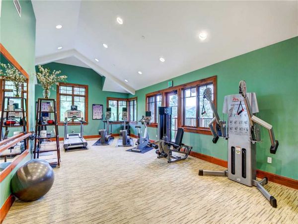 Luxury. Bachelors Gulch Ski in Ski Out Penthouse Sleeps 8