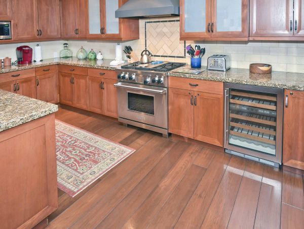 Luxury. Bachelors Gulch Ski in Ski Out Penthouse Sleeps 8