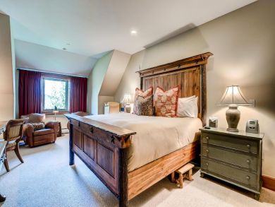 Avon Condo 884434