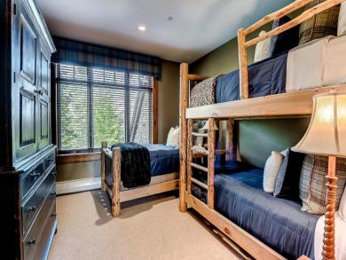 Avon Condo 884434