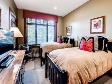 Avon Condo 884434