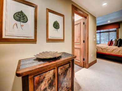 Avon Condo 884434