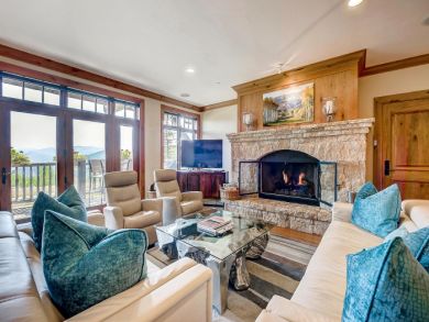 Avon Condo 884434