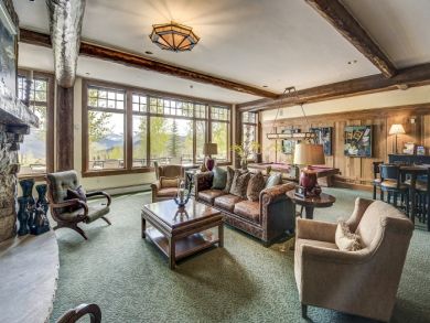 Avon Condo 884434