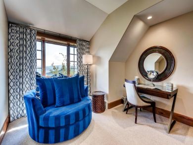 Avon Condo 884434