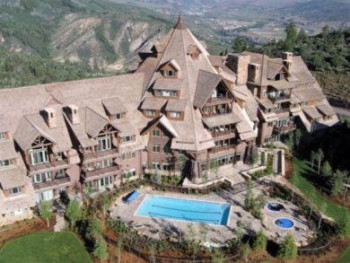 Ski-in / ski-out condo in Bachelor Gulch, Colorado