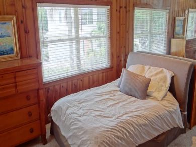 Queen bedroom upstairs