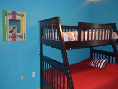 Bunk Beds with Trundle in Third Bedroom