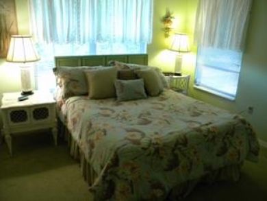 Queen Bed in Second Bedroom