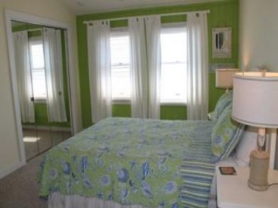 Bedroom 2 with queen bed Bedroom 2 with queen bed