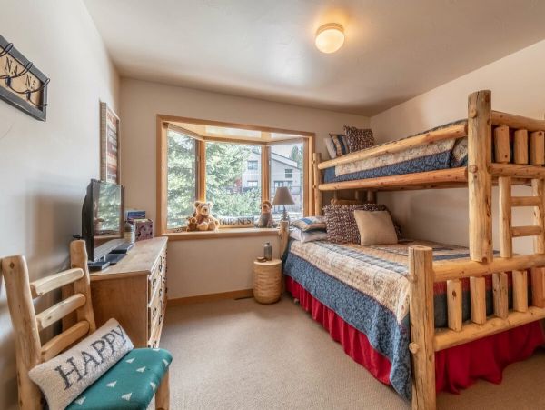 Spacious 3 Bedroom Townhome in Winter Park Sleeps 10