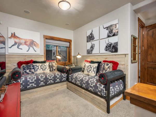 Winter Park Luxurious 4 Bedroom Townhome Hot Tub & Deck