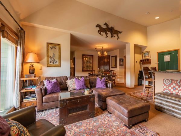 Ski In Ski Out 3 Bedroom Condo in Winter Park Sleeps 8