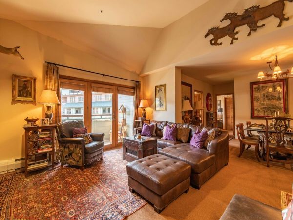 Ski In Ski Out 3 Bedroom Condo in Winter Park Sleeps 8