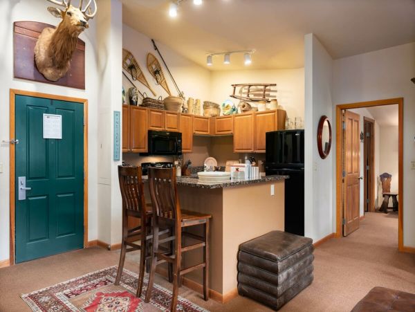 Ski In Ski Out 3 Bedroom Condo in Winter Park Sleeps 8