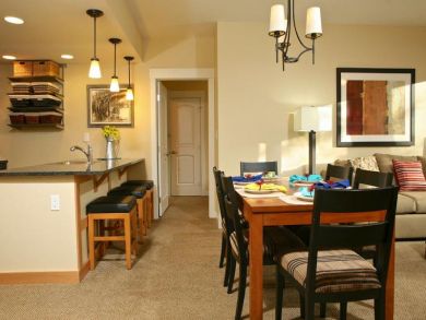 Dining Area Dining Area