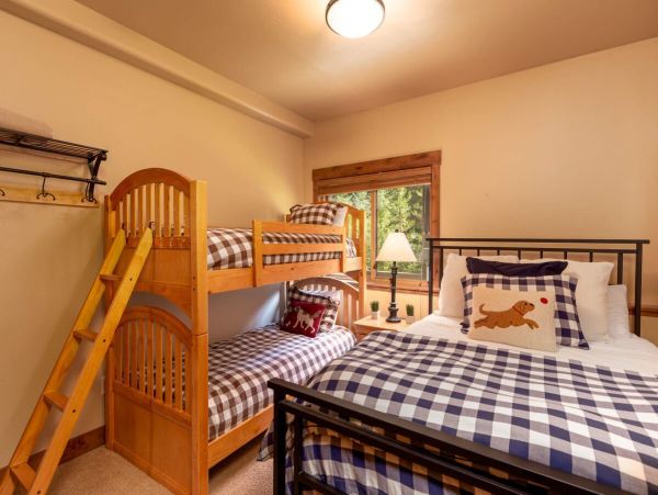 Winter Park Mountain Modern 4 Bedroom Rental Hot Tub & Views