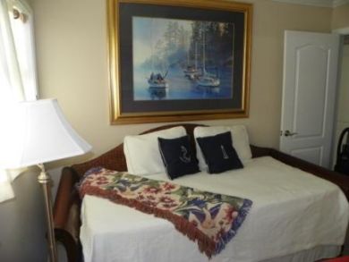 Bedroom 3 with day bed Bedroom 3 with day bed