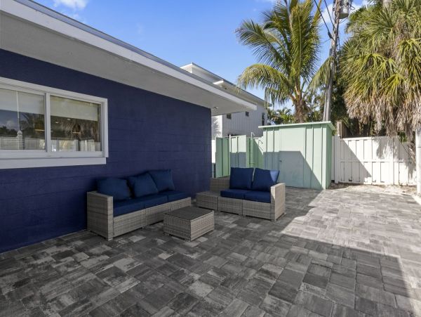Anna Maria Island Vacation Rental - Beach Cottage Near Pine Avenue