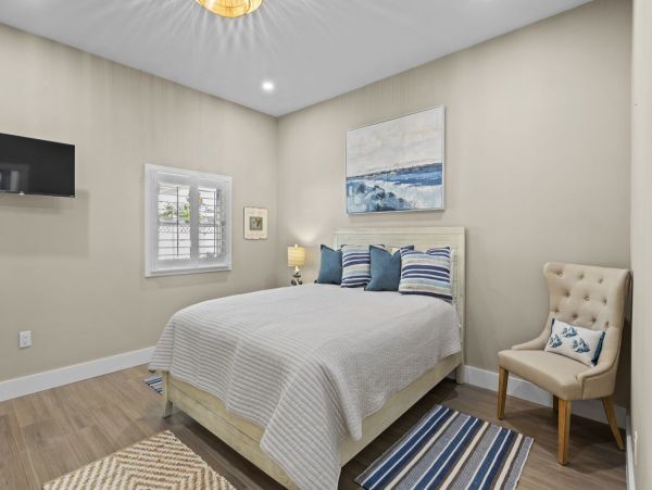 Anna Maria Island Vacation Rental - Beach Cottage Near Pine Avenue