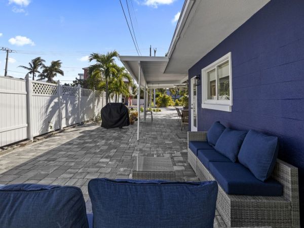 Anna Maria Island Vacation Rental - Beach Cottage Near Pine Avenue