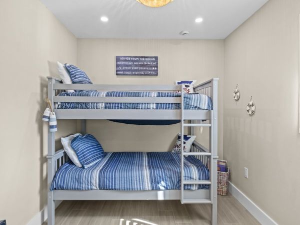 Anna Maria Island Vacation Rental - Beach Cottage Near Pine Avenue