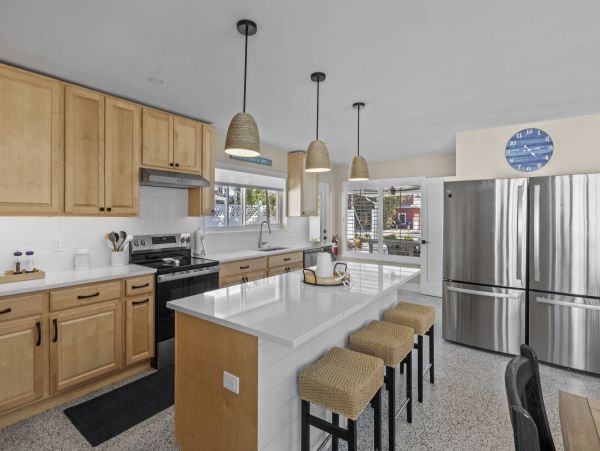Anna Maria Island Vacation Rental - Beach Cottage Near Pine Avenue