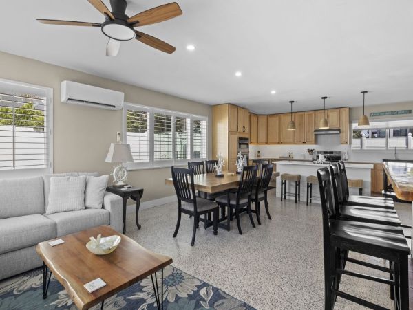 Anna Maria Island Vacation Rental - Beach Cottage Near Pine Avenue