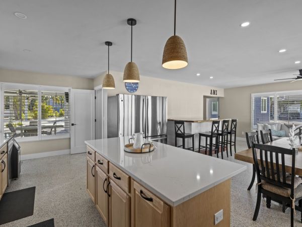 Anna Maria Island Vacation Rental - Beach Cottage Near Pine Avenue