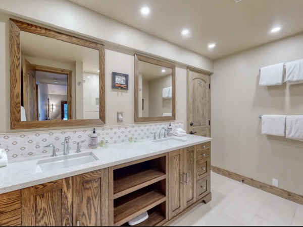 Four Bedroom Ski Rental Home in Vail Sleeps 10 Guests