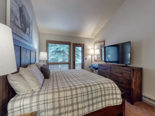 Four Bedroom Ski Rental Home in Vail Sleeps 10 Guests