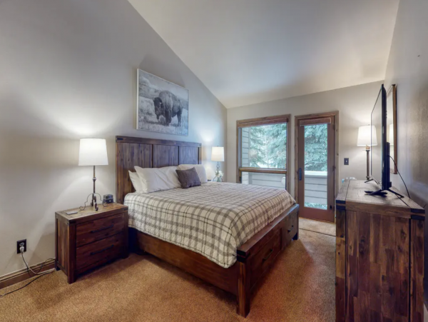 Four Bedroom Ski Rental Home in Vail Sleeps 10 Guests