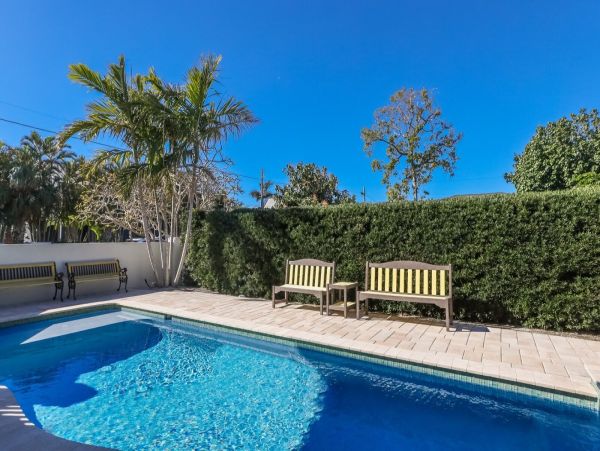 Anna Maria Island 4 Bedroom Cottage Just 5 Houses from Gulf!