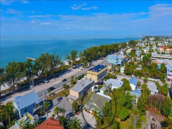 Anna Maria Island Three Bedroom Rental- Weekly