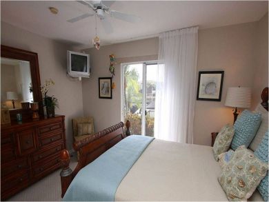 Bedroom 3 with TV