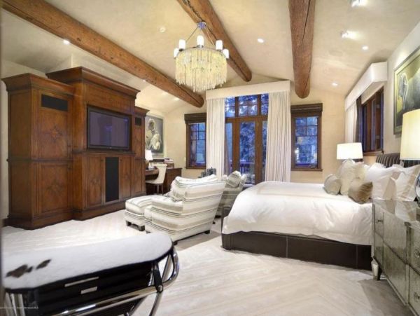 Luxury Five Bedroom Vacation Estate Ski in Ski out