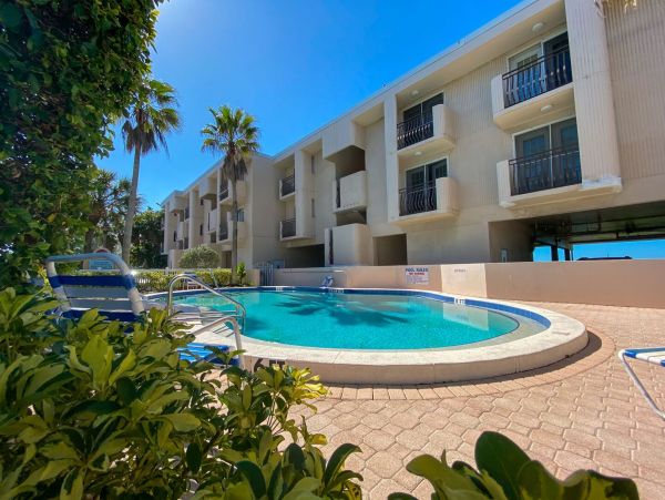 Beach it On Anna Maria Island Great Condo for Rent