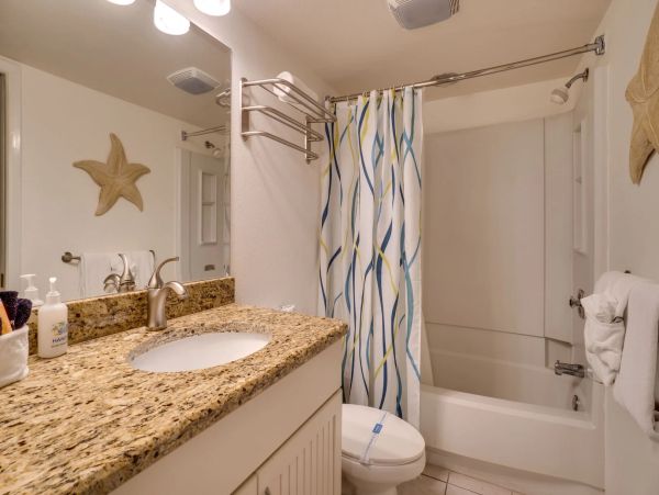 Beach it On Anna Maria Island Great Condo for Rent