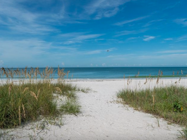 One Bedroom Rental in a fourplex in Holmes Beach
