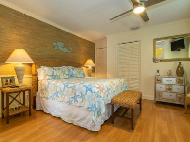 One Bedroom Holmes Beach Vacation  Rental