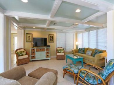 Anna Maria Island Vacation Home Sleeps 6 Walk to Beach