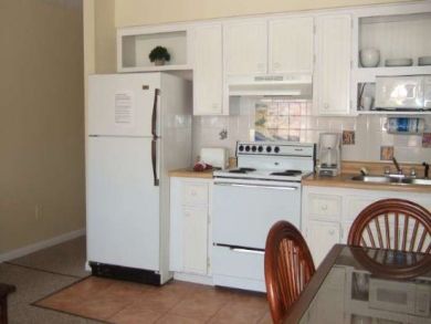 Fully equipped mini kitchen