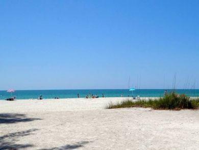 Anna Maria Beachfront 1 Bedroom Beach Cottage Shared Pool