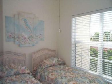 Twin beds in bedroom 3