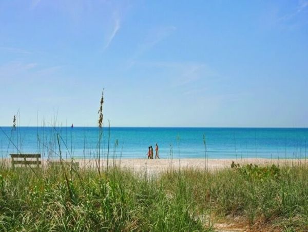 Anna Maria Three bedroom Vacation Condo for Rent Sleeps 6