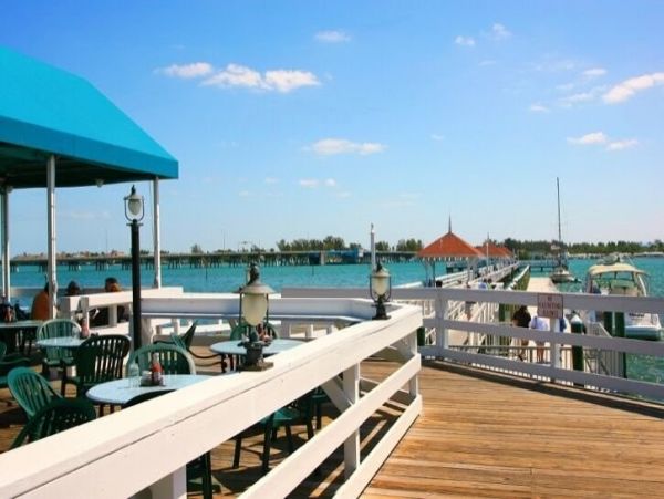 Anna Maria Three bedroom Vacation Condo for Rent Sleeps 6