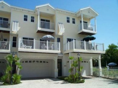 Front view of proeprty