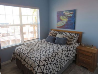 Stunning Town House Three Bedrooms Steps to the Beach