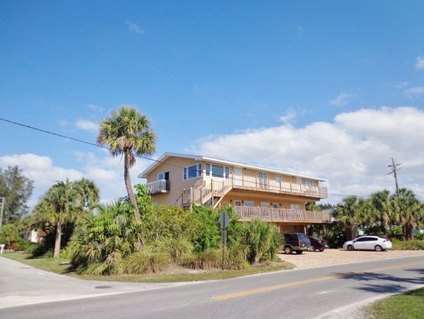 Anna Maria Island 2 Bedroom Vacation Rental Gulf Views &Pool