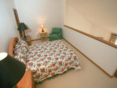 Loft witn queen bed
